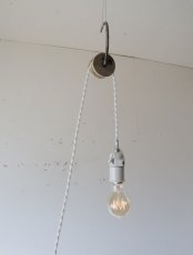 画像6: No.71 白磁ソケットと滑車のペンダントライト (6)