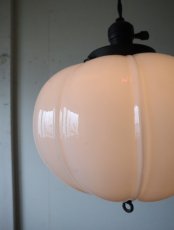 画像10: No.75 雪洞型乳白ガラスのペンダントライト (10)