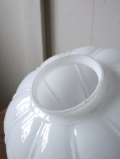 画像24: No.75 雪洞型乳白ガラスのペンダントライト (24)