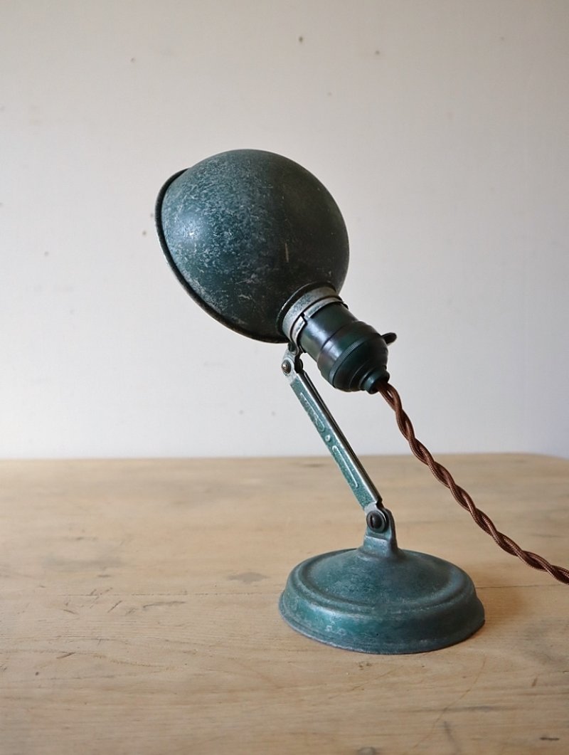 画像1: No.100 グリーン色の小型デスクライト