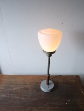 画像3: No.104　乳白ガラスのグローブ付きスタンドライト (3)