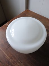 画像24: No.104　乳白ガラスのグローブ付きスタンドライト (24)