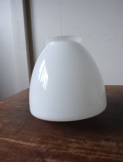 画像25: No.104　乳白ガラスのグローブ付きスタンドライト (25)