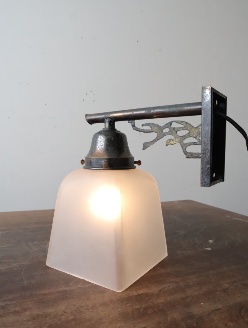 画像2: No.111 磨りガラスのブラケットライト