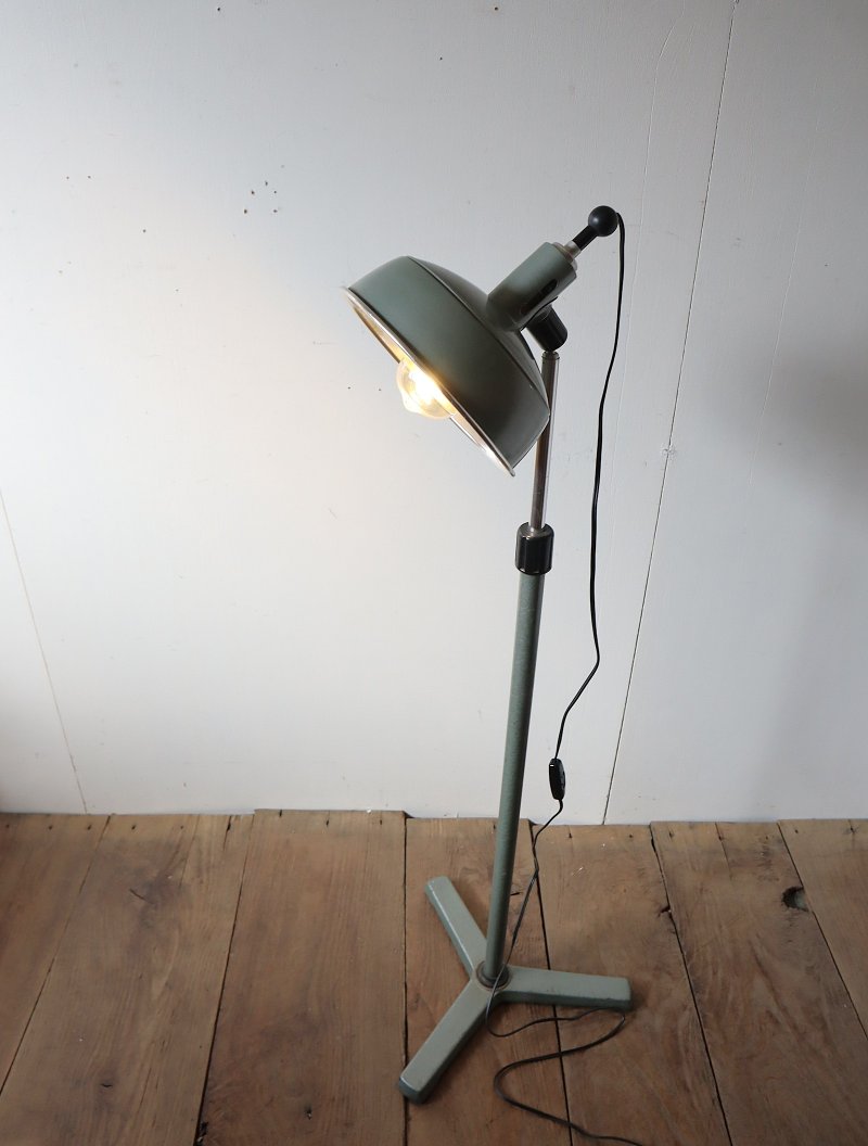 画像1: No.132 鉄脚のフロアランプ