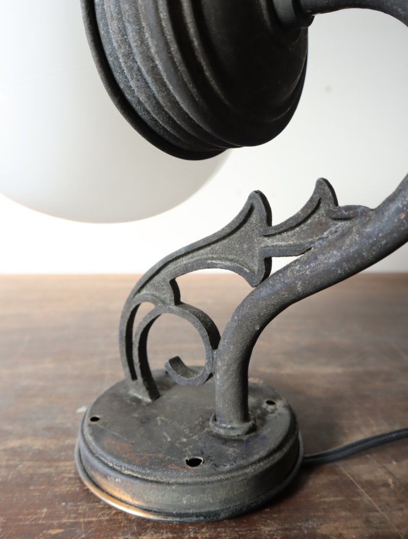 画像3: No.158　しずく型乳白ガラスのブラケットライト