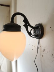 画像6: No.158　しずく型乳白ガラスのブラケットライト (6)