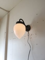 画像8: No.158　しずく型乳白ガラスのブラケットライト (8)