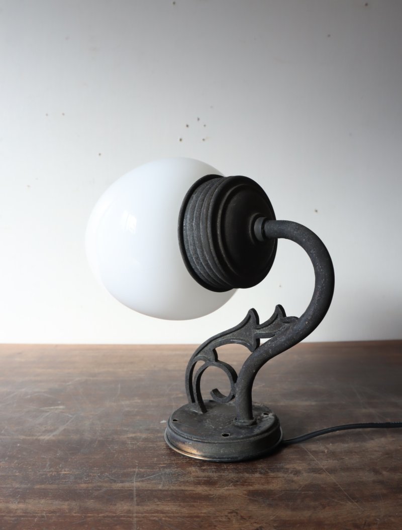 画像2: No.158　しずく型乳白ガラスのブラケットライト