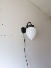 画像16: No.158　しずく型乳白ガラスのブラケットライト (16)