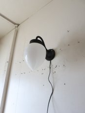 画像14: No.158　しずく型乳白ガラスのブラケットライト (14)