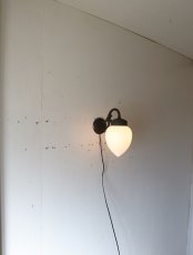 画像3: No.158　しずく型乳白ガラスのブラケットライト (3)