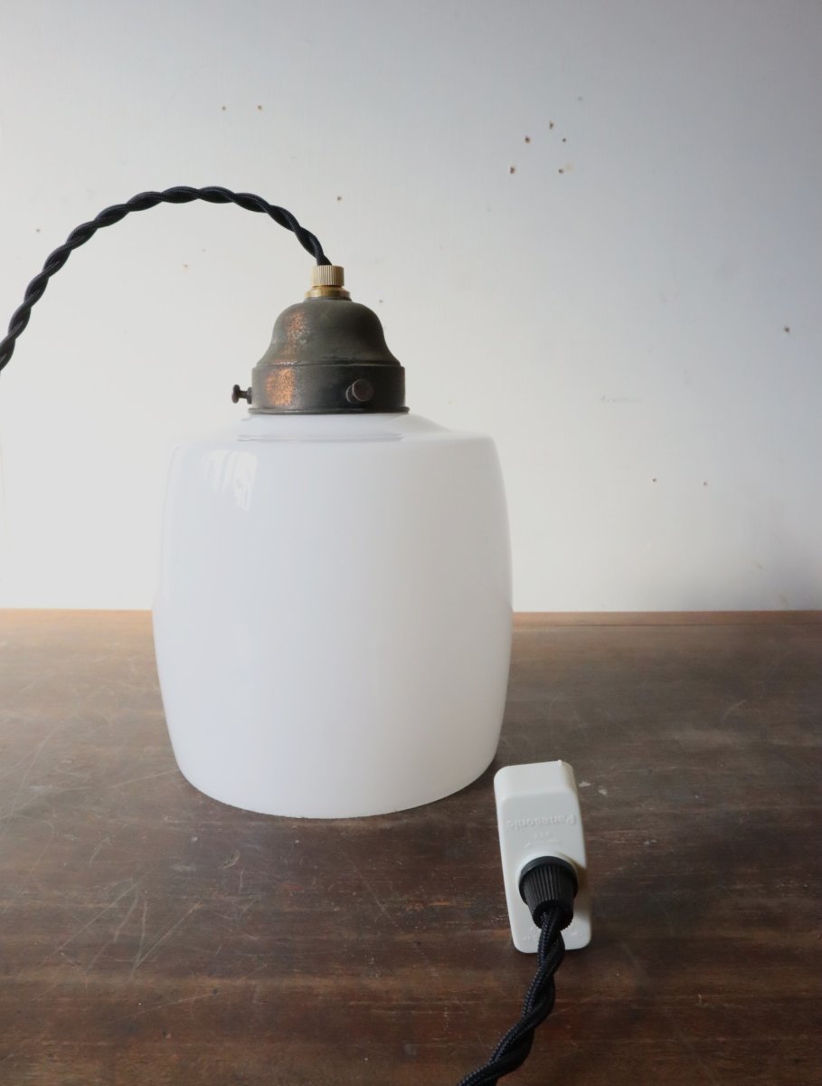 画像16: No.177　樽型乳白ガラスのペンダントライト (16)