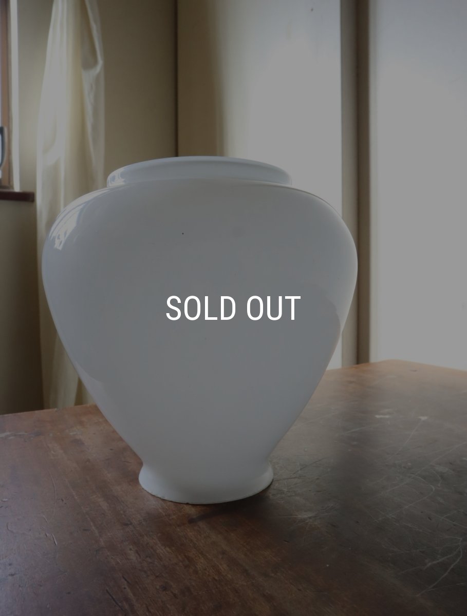 画像25: No.175　膨らみのある乳白ガラスのペンダントライト (25)