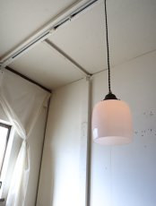 画像5: No.177　樽型乳白ガラスのペンダントライト (5)