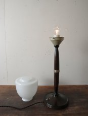 画像17: No.185　乳白ガラスのグローブ付きスタンドライト (17)