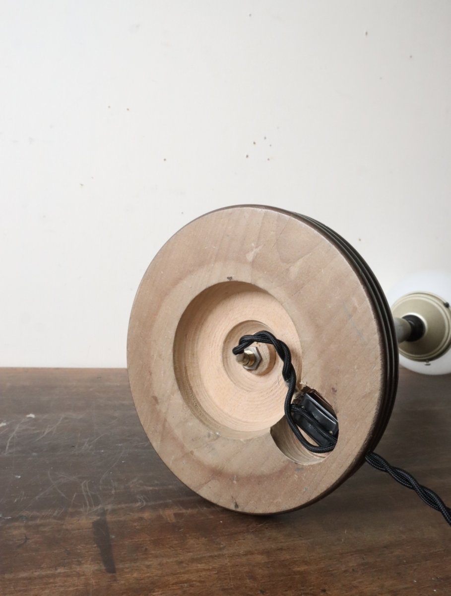 画像16: No.185　乳白ガラスのグローブ付きスタンドライト (16)