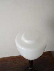 画像10: No.185　乳白ガラスのグローブ付きスタンドライト (10)