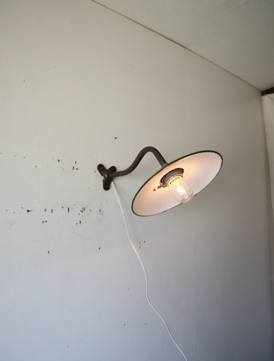 画像2: No.192　琺瑯シェードのブラケットライト (2)