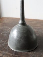 画像37: No.195　ピューター漏斗と滑車のペンダントライト(φ11×h14cm) (37)