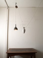 画像1: No.195　ピューター漏斗と滑車のペンダントライト(φ11×h14cm) (1)