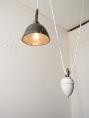 画像9: No.194　ピューター漏斗と滑車のペンダントライト(φ13.4×h17cm) (9)