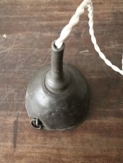 画像39: No.194　ピューター漏斗と滑車のペンダントライト(φ13.4×h17cm) (39)