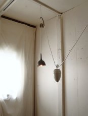 画像16: No.195　ピューター漏斗と滑車のペンダントライト(φ11×h14cm) (16)