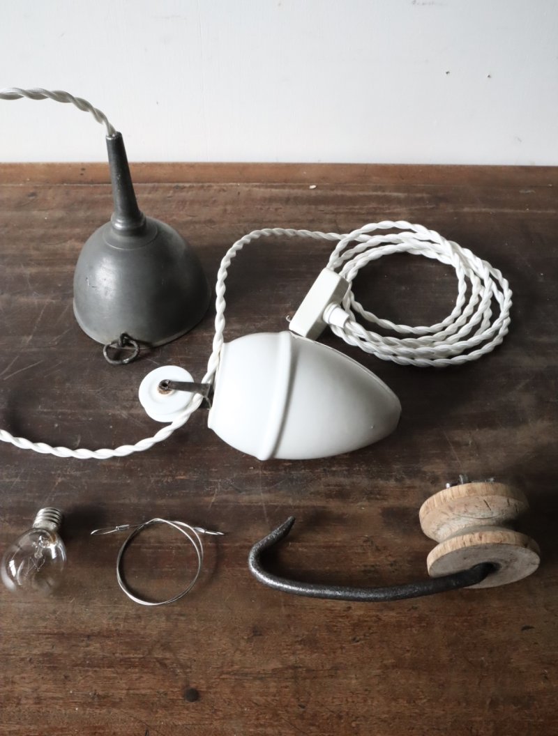 画像1: No.195　ピューター漏斗と滑車のペンダントライト(φ11×h14cm)