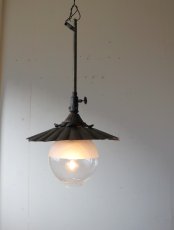 画像1: No.217　ガス灯のシェード付き吊り下げランプ (1)