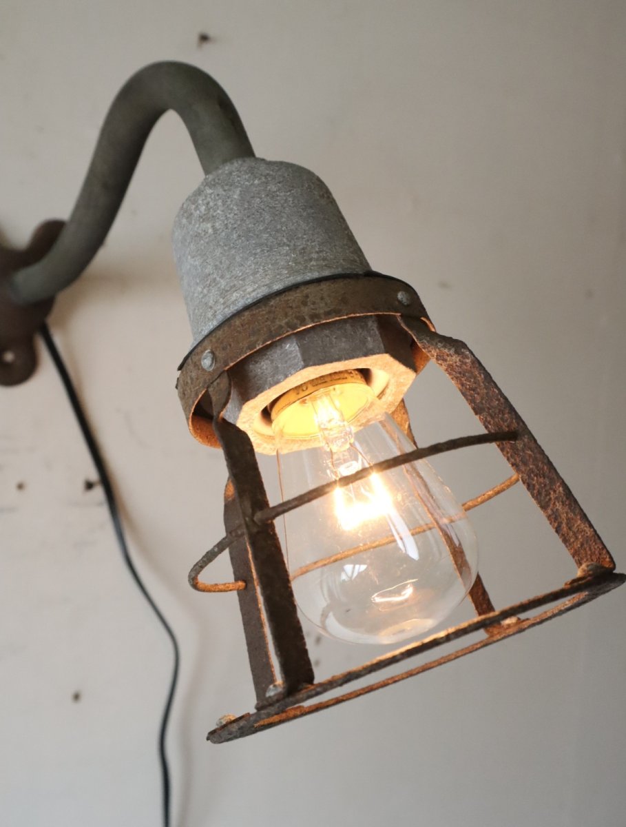 画像5: No.215　ガード付きブラケットライト (5)