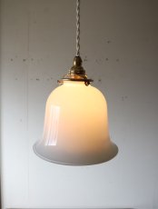 画像5: No.219　ベル型乳白ガラスのペンダントライト(コード白色) (5)