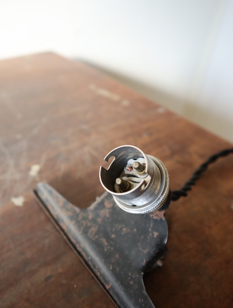 画像2: No.227 アルミソケットとブリキクリップのランプ(D)