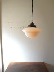 画像1: No.223　乳白グローブのペンダントライト (1)